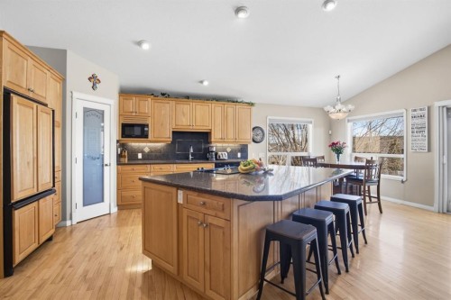 58 Lewis Close, Red Deer, AB - Indoor Photo Showing Kitchen
