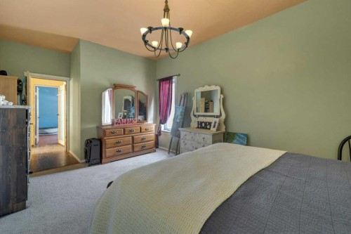 6312 48 Ave, Ponoka, AB - Indoor Photo Showing Bedroom