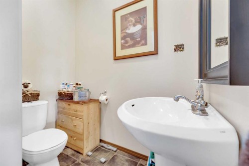 6312 48 Ave, Ponoka, AB - Indoor Photo Showing Bathroom