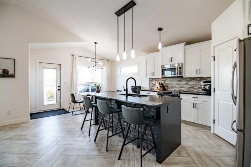 53 Portway Close, Blackfalds, AB - Indoor Photo Showing Kitchen With Stainless Steel Kitchen With Upgraded Kitchen