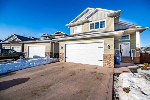 53 Portway Close, Blackfalds, AB - Outdoor With Facade