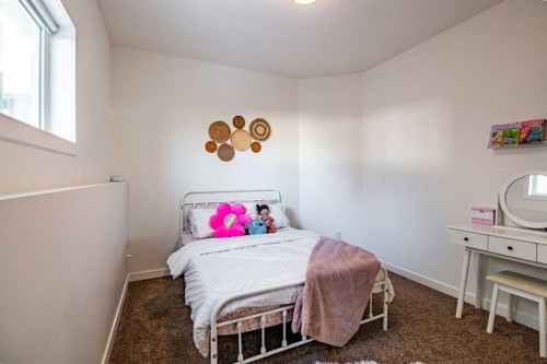 53 Portway Close, Blackfalds, AB - Indoor Photo Showing Bedroom