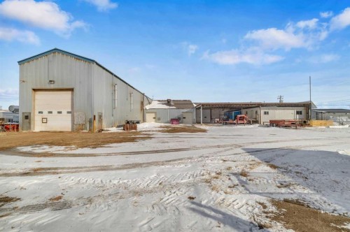 6606 42 Ave, Ponoka, AB 