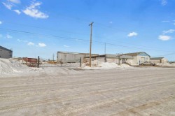 6606 42 ave  Ponoka, AB T4J 1J8