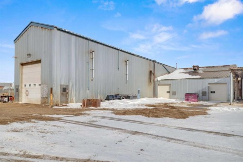 6606 42 Ave, Ponoka, AB 