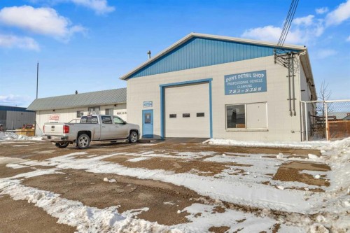 6606 42 Ave, Ponoka, AB 