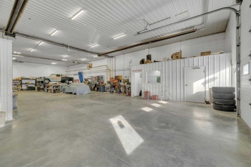 6606 42 Ave, Ponoka, AB 