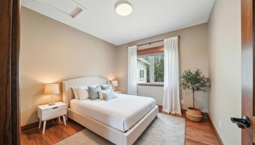 11 Aimie Avenue, White Sands, AB - Indoor Photo Showing Bedroom