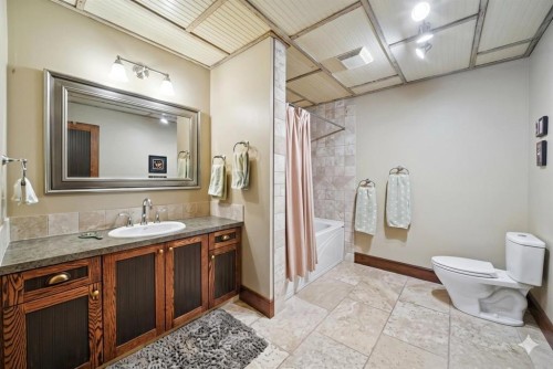 11 Aimie Avenue, White Sands, AB - Indoor Photo Showing Bathroom