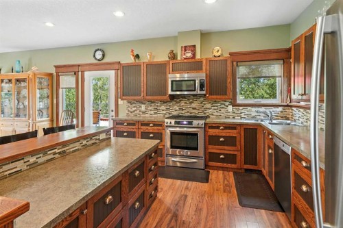 11 Aimie Avenue, White Sands, AB - Indoor Photo Showing Kitchen