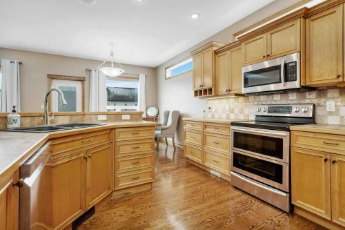 134 Lougheed Close, Red Deer, AB - Indoor Photo Showing Kitchen With Double Sink