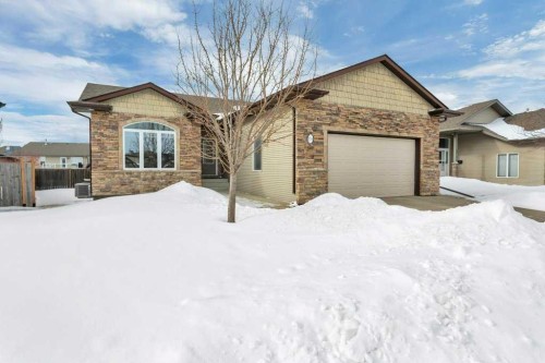 134 Lougheed Close, Red Deer, AB - Outdoor