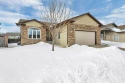 134 Lougheed Close  Red Deer, AB T3R 3L9