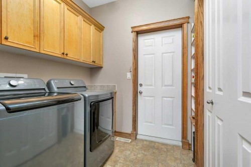134 Lougheed Close, Red Deer, AB - Indoor Photo Showing Laundry Room