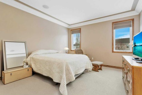 134 Lougheed Close, Red Deer, AB - Indoor Photo Showing Bedroom