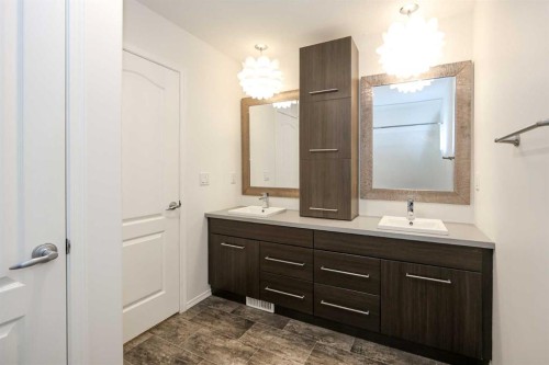 608-30 Carleton Avenue, Red Deer, AB - Indoor Photo Showing Bathroom