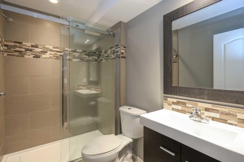 608-30 Carleton Avenue, Red Deer, AB - Indoor Photo Showing Bathroom