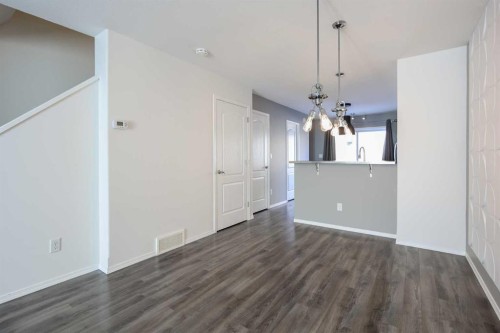 608-30 Carleton Avenue, Red Deer, AB - Indoor Photo Showing Other Room