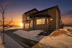 11 Tenhove Street  Red Deer, AB T4P 0L1