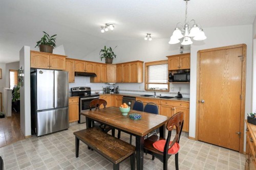 77 Duval Crescent, Red Deer, AB - Indoor Photo Showing Other Room