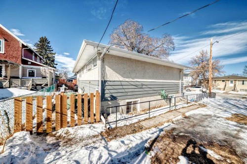 4939 45 Street, Innisfail, AB - Outdoor