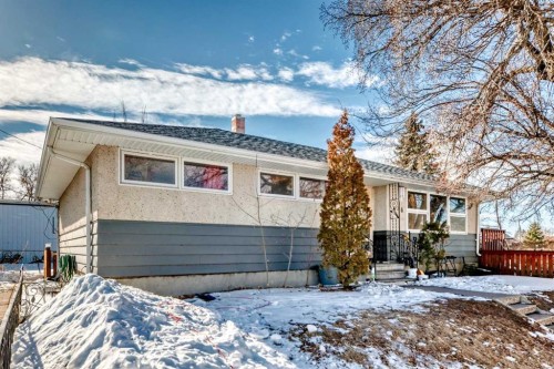 4939 45 Street, Innisfail, AB - Outdoor