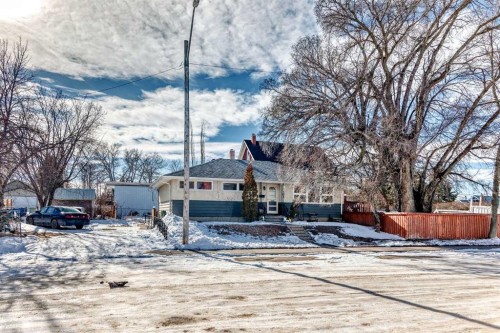 4939 45 Street, Innisfail, AB - Outdoor