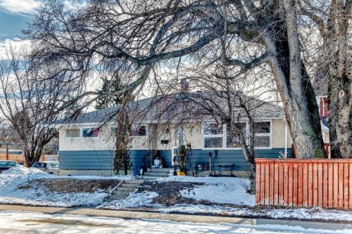 4939 45 Street, Innisfail, AB - Outdoor