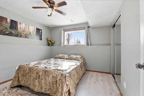 170 Kerr Close, Red Deer, AB - Indoor Photo Showing Bedroom
