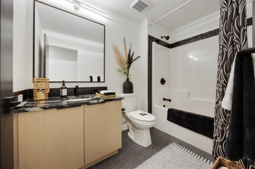 73 Sora Gate Se, Calgary, AB - Indoor Photo Showing Bathroom