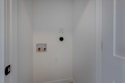 32 Inglis Crescent, Sylvan Lake, AB - Indoor Photo Showing Other Room