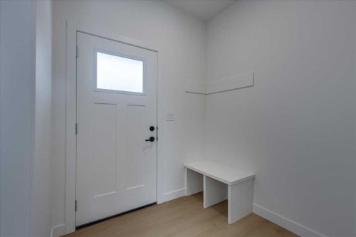 32 Inglis Crescent, Sylvan Lake, AB - Indoor Photo Showing Other Room