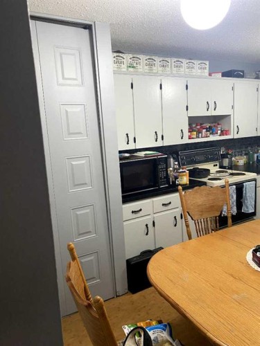 5301 50 Avenue, Castor, AB 