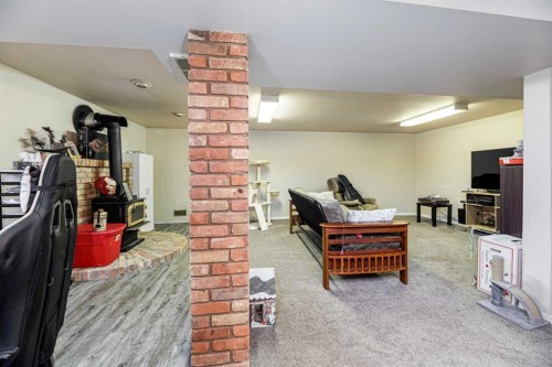 4216 37 Street, Red Deer, AB - Indoor
