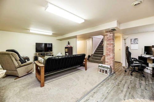 4216 37 Street, Red Deer, AB - Indoor