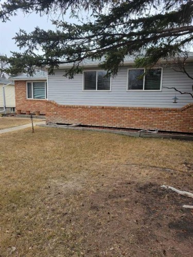 4216 37 Street, Red Deer, AB - Outdoor