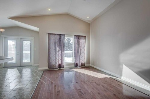 9 Assinger Avenue, Red Deer, AB - Indoor Photo Showing Other Room