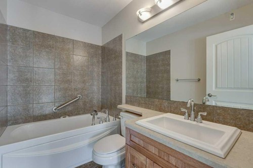 9 Assinger Avenue, Red Deer, AB - Indoor Photo Showing Bathroom