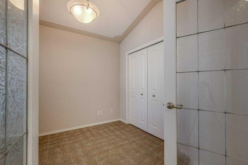 9 Assinger Avenue, Red Deer, AB - Indoor Photo Showing Other Room
