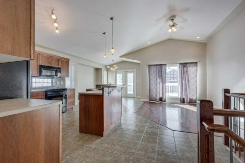 9 Assinger Avenue, Red Deer, AB - Indoor Photo Showing Kitchen