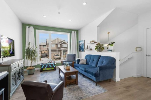 53 Ellington Crescent, Red Deer, AB - Indoor Photo Showing Living Room