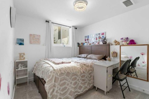 53 Ellington Crescent, Red Deer, AB - Indoor Photo Showing Bedroom