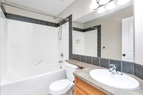 165 Kelloway Crescent, Red Deer, AB - Indoor Photo Showing Bathroom