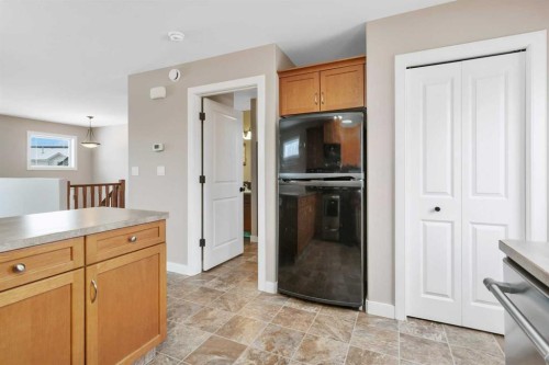165 Kelloway Crescent, Red Deer, AB - Indoor Photo Showing Kitchen