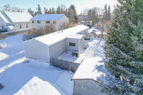 5027 54 Avenue, Bashaw, AB - Outdoor