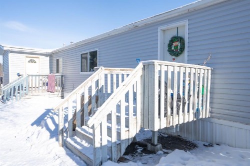 5027 54 Avenue, Bashaw, AB - Outdoor With Deck Patio Veranda With Exterior