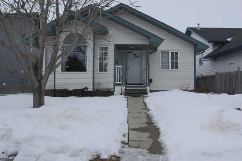 5228 41 st Crescent  Innisfail, AB T4G 1W5