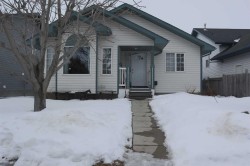 5228 41 st Crescent  Innisfail, AB T4G 1W5