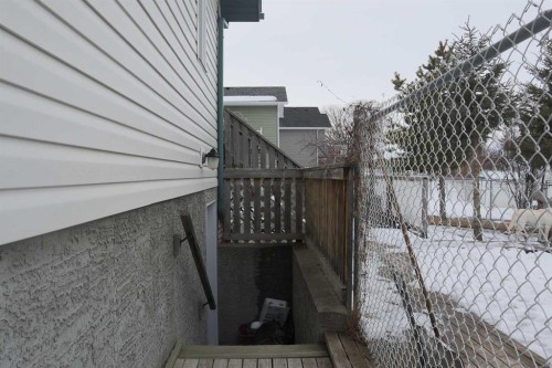 5228 41 St Crescent, Innisfail, AB - Outdoor