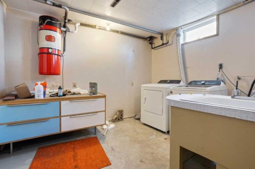 5316 55 Avenue, Viking, AB - Indoor Photo Showing Laundry Room